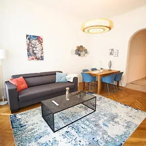 Trendy 3 Zentral Gelegen Apartment