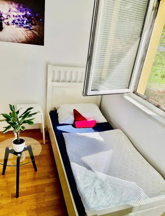 Karlsrooms Viyana 0*,